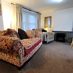 Holiday home Holly *