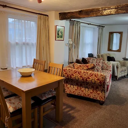 Holly 그래스미어