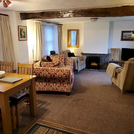 Holly Grasmere